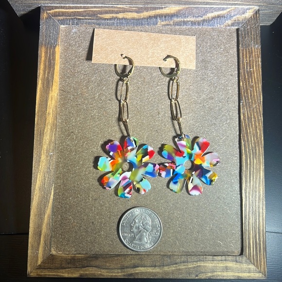Jewelry - Gold paperclip chain multi color flower earrings